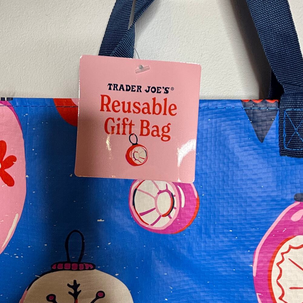Trader Joe's Eat Drink Be Merry Blue Christmas Grocery Holiday Gift Tote Bag NWT - Picture 4 of 6